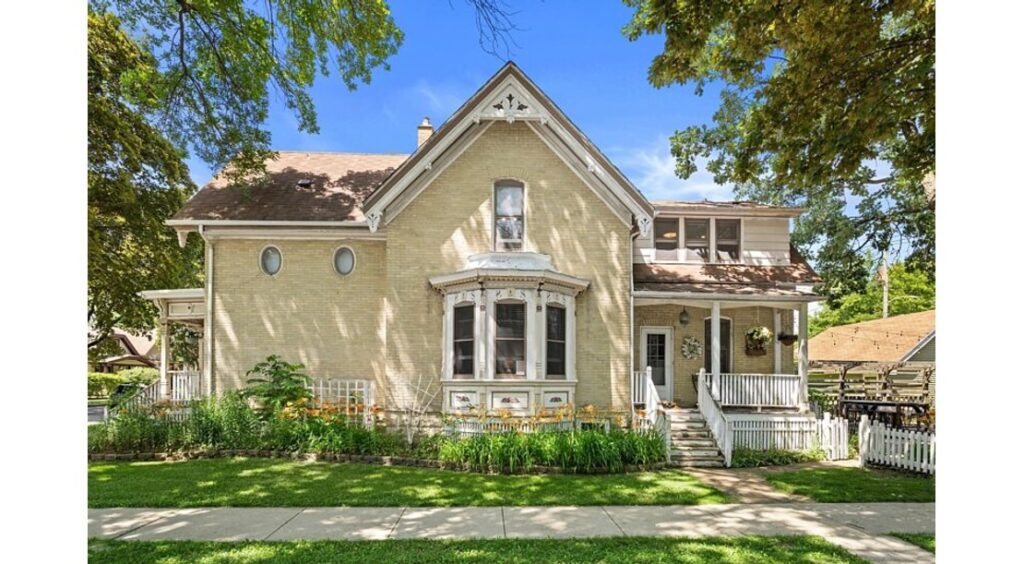 Exterior of 3174 S Herman St, Milwaukee, WI 53207