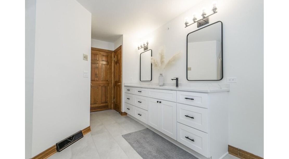 Photo 8 of 18465 St Andrew Ct A, Brookfield, WI 53045